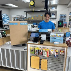 <strong>Large Box</strong> <br> 24" x 18" x 18"